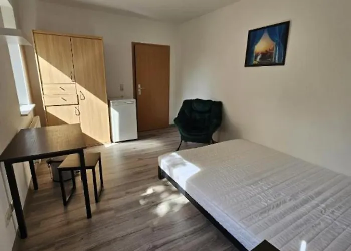 ゲストハウス Private With Private Bathroom 3*